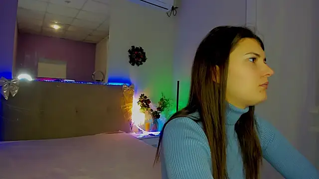 Laura Leee online show from 12/19/25, 06:09