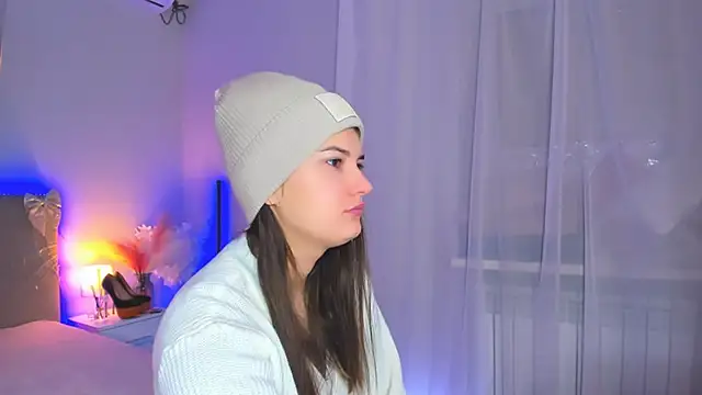 Laura Leee online show from 02/17/26, 06:32