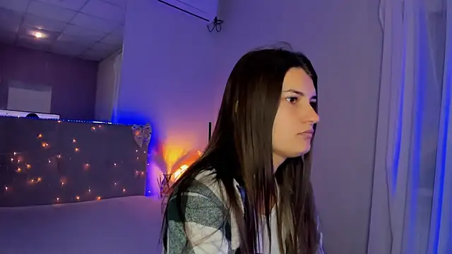 Snapshot of Laura_Leee chatting on 07/11/26, 05:21 Laura Leee online show from 07/11/26, 05:21