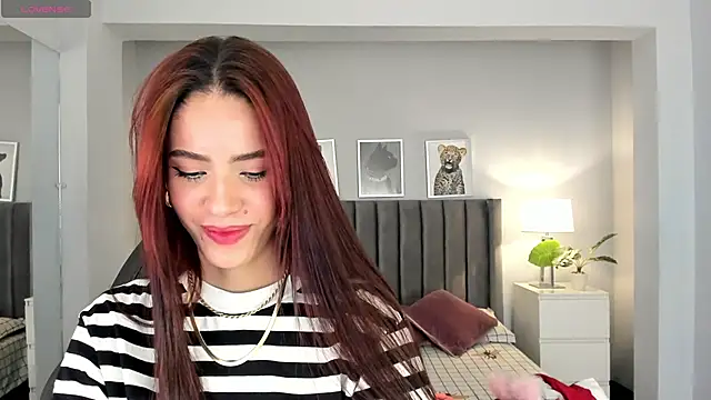 Snapshot of Madie__collins chatting on 01/13/25, 12:02 Madie collins online show from 01/13/25, 12:02