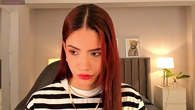 Snapshot of Madie__collins chatting on 01/18/25, 11:54 Madie collins online show from 01/18/25, 11:54