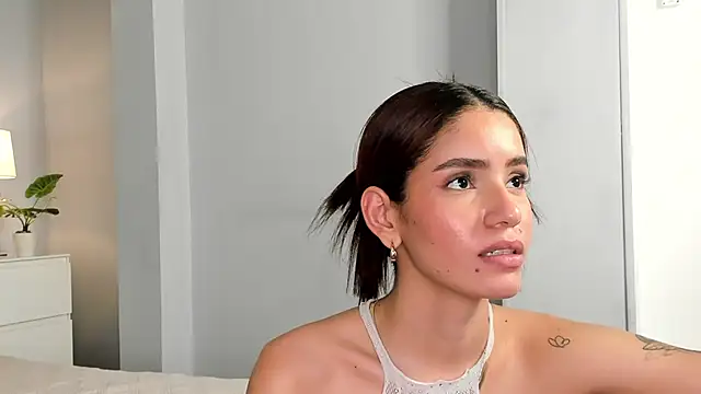 Snapshot of Madie__collins chatting on 01/23/25, 05:42 Madie collins online show from 01/23/25, 05:42