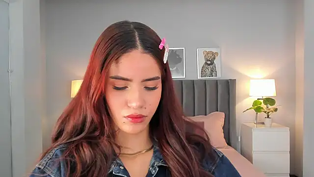 Snapshot of Madie__collins chatting on 02/04/25, 11:49 Madie collins online show from 02/04/25, 11:49