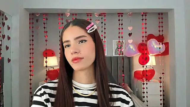 Snapshot of Madie__collins chatting on 02/08/25, 11:55 Madie collins online show from 02/08/25, 11:55