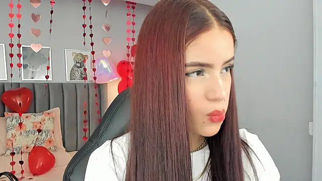 Snapshot of Madie__collins chatting on 02/11/25, 11:21 Madie collins online show from 02/11/25, 11:21