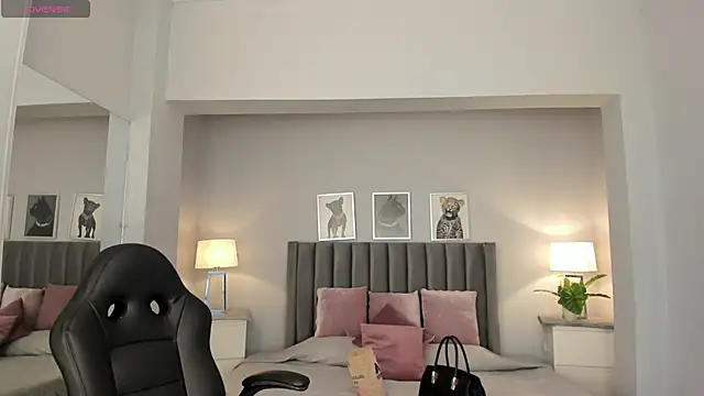 Snapshot of Madie__collins chatting on 02/26/25, 11:09 Madie collins online show from 02/26/25, 11:09