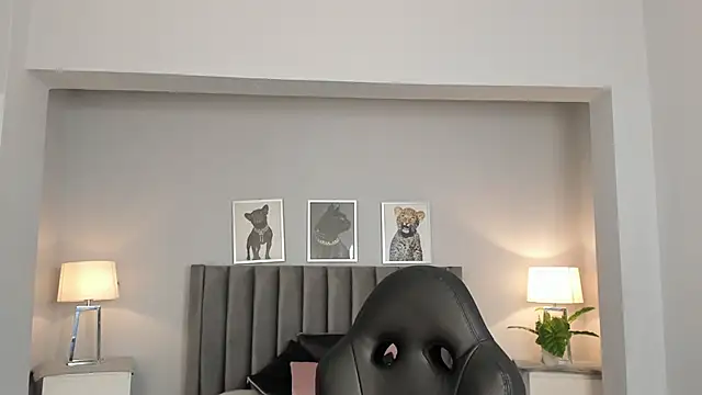 Snapshot of Madie__collins chatting on 02/28/25, 10:52 Madie collins online show from 02/28/25, 10:52