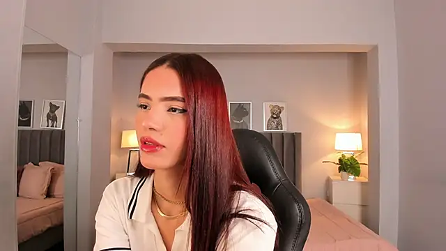 Snapshot of Madie__collins chatting on 03/05/25, 10:55 Madie collins online show from 03/05/25, 10:55