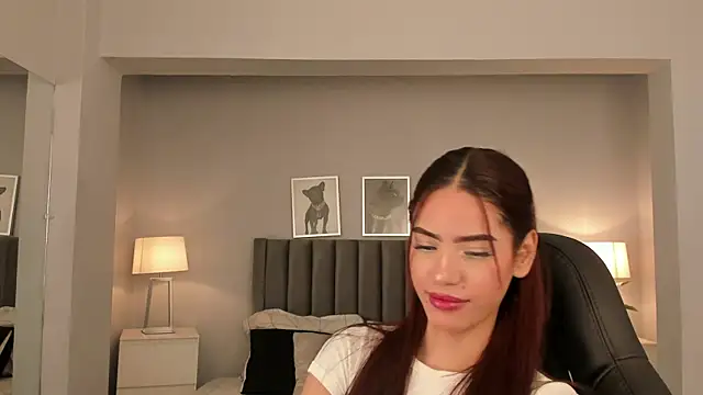 Snapshot of Madie__collins chatting on 03/12/25, 11:09 Madie collins online show from 03/12/25, 11:09