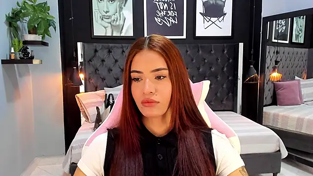 Snapshot of Madie__collins chatting on 09/27/25, 10:09 Madie collins online show from 09/27/25, 10:09