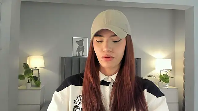 Snapshot of Madie__collins chatting on 10/30/25, 11:33 Madie collins online show from 10/30/25, 11:33