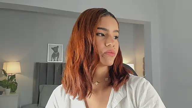 Snapshot of Madie__collins chatting on 11/17/25, 12:11 Madie collins online show from 11/17/25, 12:11