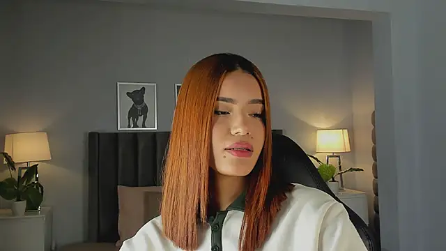 Snapshot of Madie__collins chatting on 11/23/25, 11:32 Madie collins online show from 11/23/25, 11:32