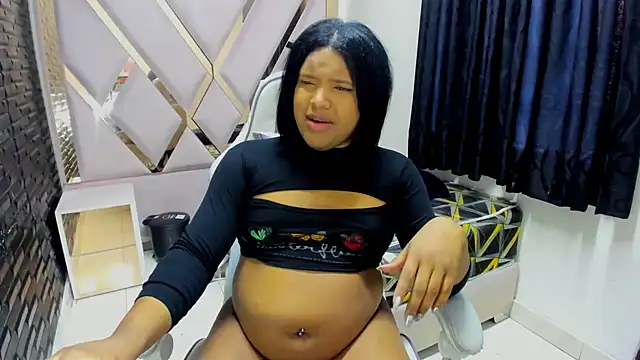 ShanayaKops online show from 12/21/25, 01:29