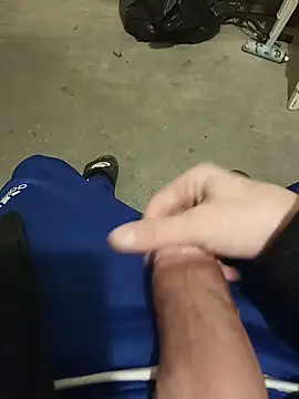 Snapshot of casper0303 chatting on 01/12/25, 02:45 casper0303 online show from 01/12/25, 02:45