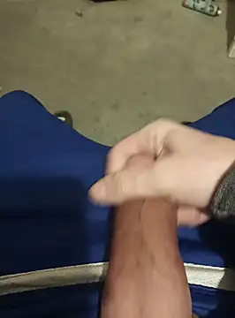 Snapshot of casper0303 chatting on 01/19/25, 01:53 casper0303 online show from 01/19/25, 01:53