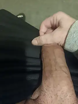 Snapshot of casper0303 chatting on 02/04/25, 10:13 casper0303 online show from 02/04/25, 10:13