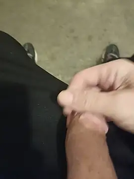 Snapshot of casper0303 chatting on 02/16/25, 12:41 casper0303 online show from 02/16/25, 12:41