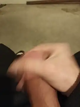 Snapshot of casper0303 chatting on 03/08/25, 04:50 casper0303 online show from 03/08/25, 04:50