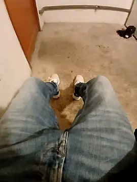 Snapshot of casper0303 chatting on 12/20/25, 04:14 casper0303 online show from 12/20/25, 04:14