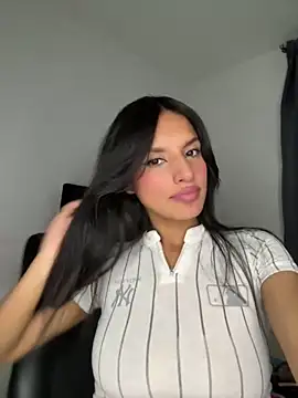 Snapshot of Dulceeany chatting on 01/19/25, 04:33 Dulceeany online show from 01/19/25, 04:33