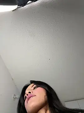 Snapshot of Dulceeany chatting on 03/04/25, 10:05 Dulceeany online show from 03/04/25, 10:05