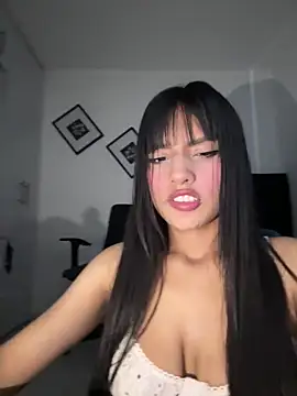 Snapshot of Dulceeany chatting on 10/27/25, 02:26 Dulceeany online show from 10/27/25, 02:26