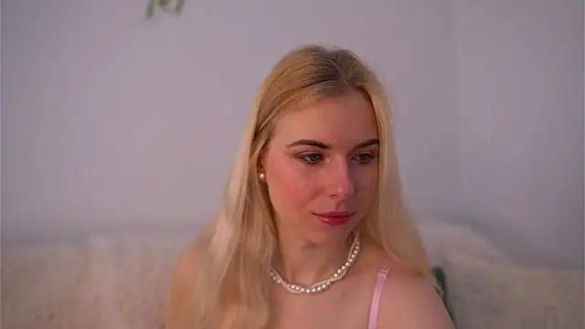 lorrie love story online show from 04/06/26, 10:16