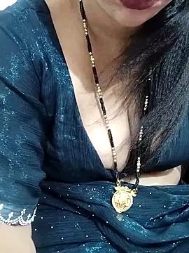 Snapshot of Urmila_bhabhii chatting on 06/17/26, 02:58 Urmila bhabhii online show from 06/17/26, 02:58