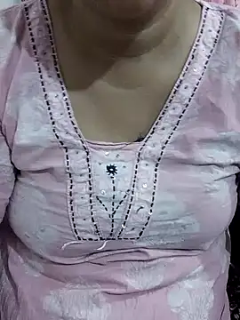 Snapshot of Urmila_bhabhii chatting on 06/25/26, 03:39 Urmila bhabhii online show from 06/25/26, 03:39