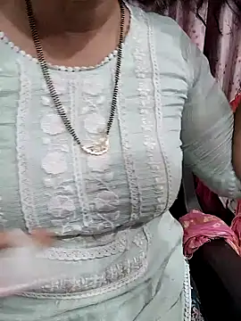 Snapshot of Urmila_bhabhii chatting on 07/08/26, 04:33 Urmila bhabhii online show from 07/08/26, 04:33
