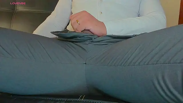 MrLonely02 online show from 12/14/24, 12:01