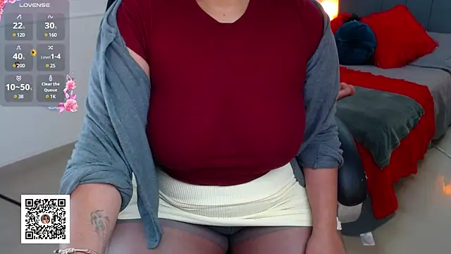 VictoriaMontero30000 online show from 01/13/25, 12:09