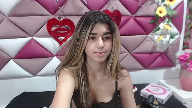 Snapshot of NahomiConnor_ chatting on 02/13/25, 10:22 NahomiConnor online show from 02/13/25, 10:22