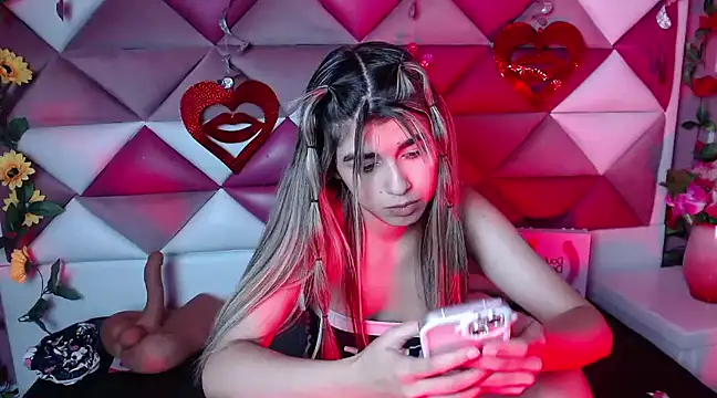 Snapshot of NahomiConnor_ chatting on 03/22/25, 04:37 NahomiConnor online show from 03/22/25, 04:37