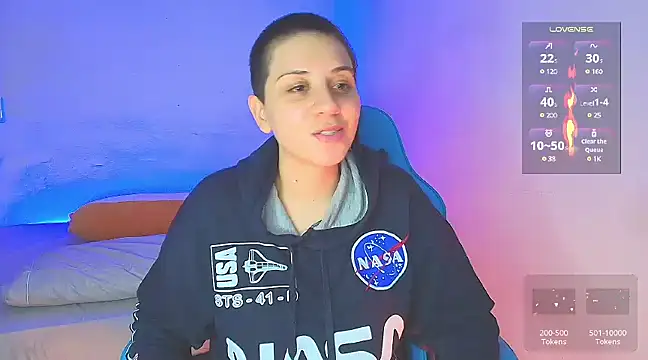 Snapshot of aron_wi chatting on 12/17/24, 10:32 aron wi online show from 12/17/24, 10:32