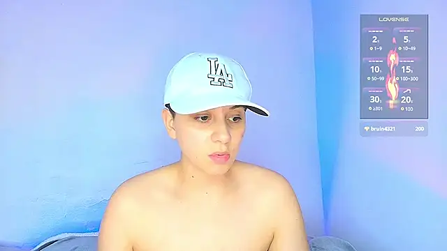 Snapshot of aron_wi chatting on 12/20/24, 02:19 aron wi online show from 12/20/24, 02:19