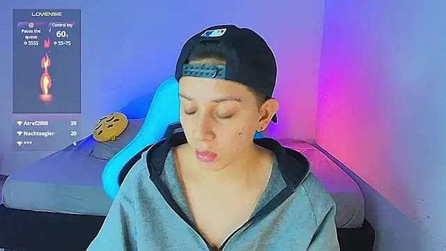 Snapshot of aron_wi chatting on 01/21/25, 02:15 aron wi online show from 01/21/25, 02:15