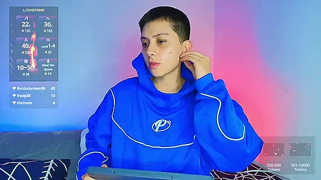 Snapshot of aron_wi chatting on 01/25/25, 12:06 aron wi online show from 01/25/25, 12:06