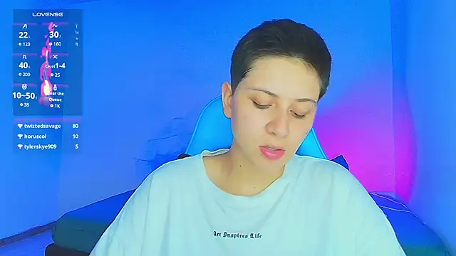 Snapshot of aron_wi chatting on 02/11/25, 09:14 aron wi online show from 02/11/25, 09:14