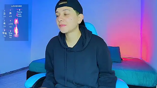 Snapshot of aron_wi chatting on 02/14/25, 12:14 aron wi online show from 02/14/25, 12:14