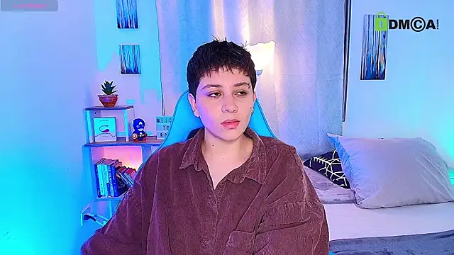 Snapshot of aron_wi chatting on 10/11/25, 03:39 aron wi online show from 10/11/25, 03:39