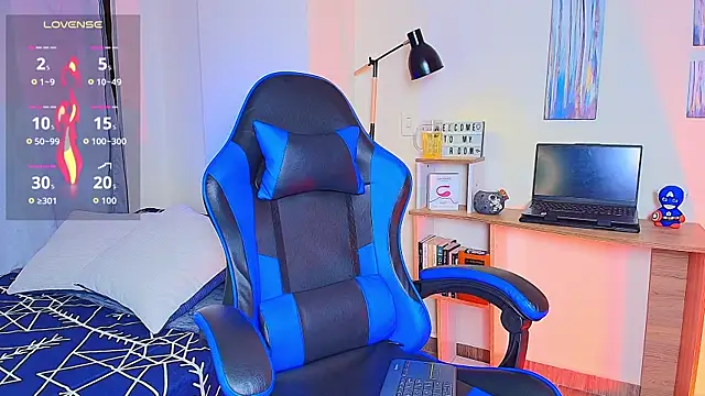 Snapshot of aron_wi chatting on 12/16/25, 11:04 aron wi online show from 12/16/25, 11:04