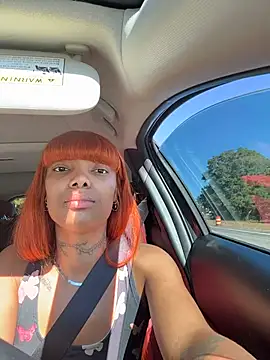 Snapshot of butterflybootyy chatting on 10/20/25, 03:23 butterflybootyy online show from 10/20/25, 03:23