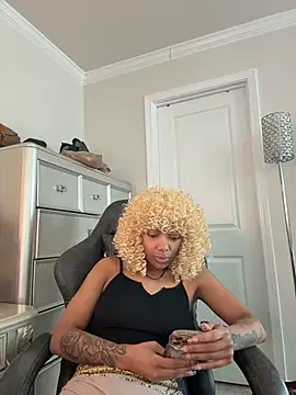 butterflybootyy online show from 12/19/25, 03:41