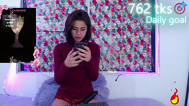 Snapshot of -Gwen- chatting on 01/17/25, 05:11 -Gwen- online show from 01/17/25, 05:11