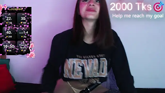 Snapshot of -Gwen- chatting on 10/03/25, 07:05 -Gwen- online show from 10/03/25, 07:05