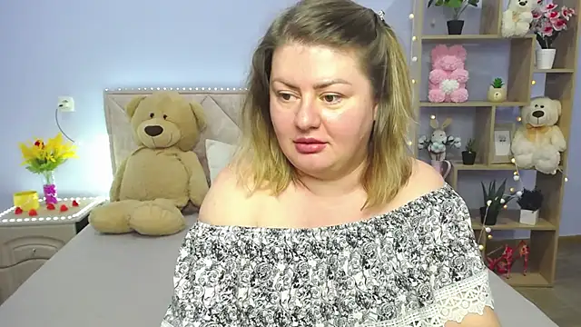 ZannaDreil online show from 03/11/25, 10:20