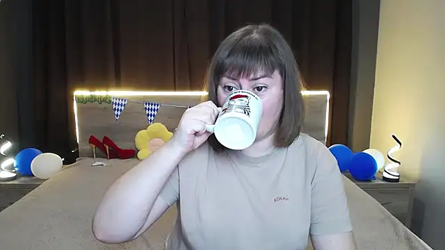 ZannaDreil online show from 10/06/25, 06:05