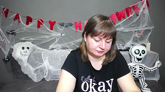 ZannaDreil online show from 10/19/25, 06:08